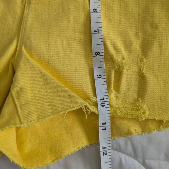 L'AGENCE Shorts Size 23 Yellow Audrey Denim Distressed Raw-Hem Mid-Rise NWT - Picture 16 of 16